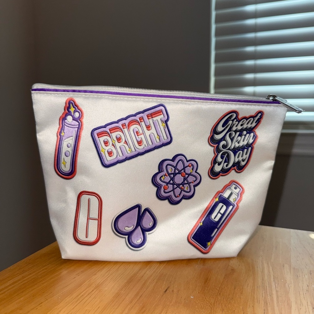 New Clinique Cream Cosmetic Travel Pouch with Colorful Retro Vintage Patches 💜